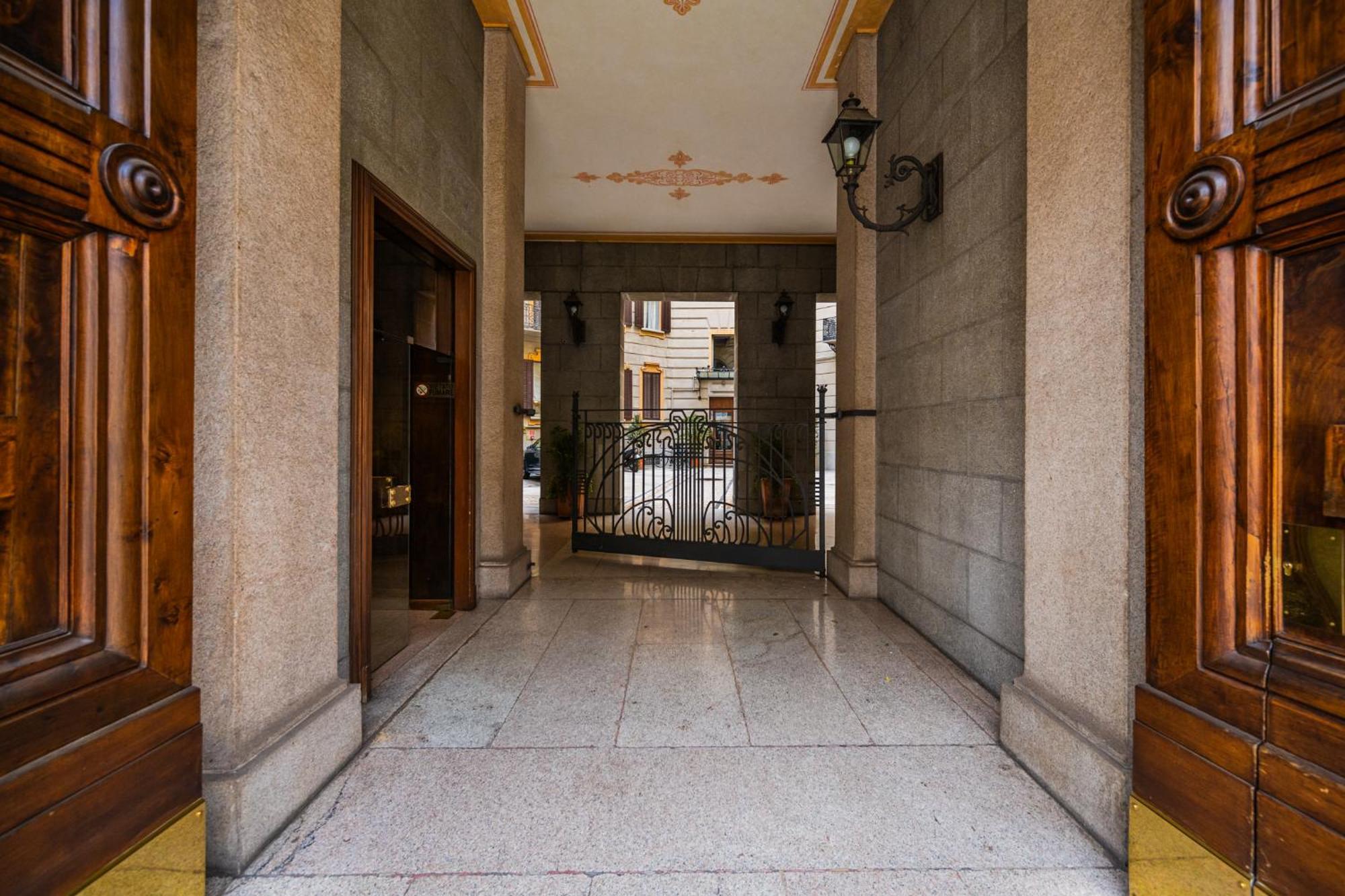 Apartment Design In The Heart Of Mailand